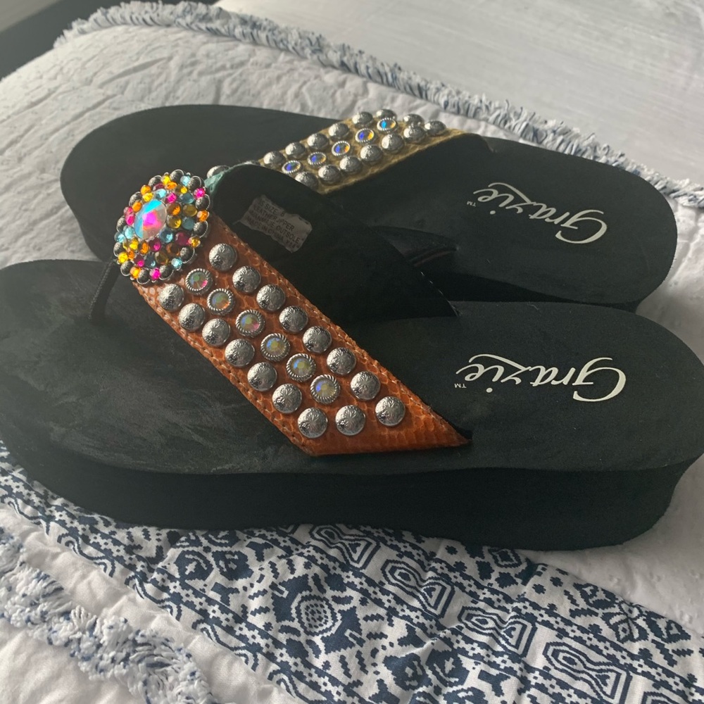Grazie flip flops. Size 8. Worn twice.